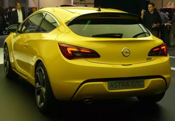 OPEL Astra GTC 1.8dm3 benzyna A-H/C K211 1AAAA7GEDL5